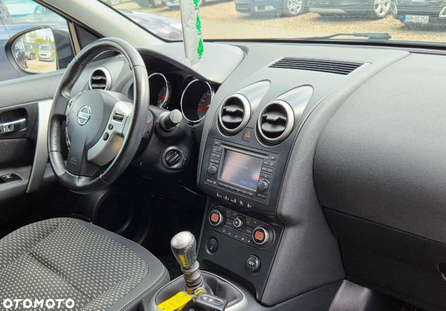 Nissan Qashqai+2 - 11