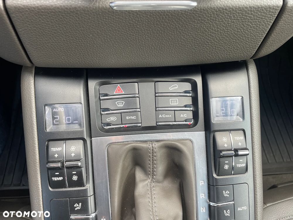 Porsche Macan - 25