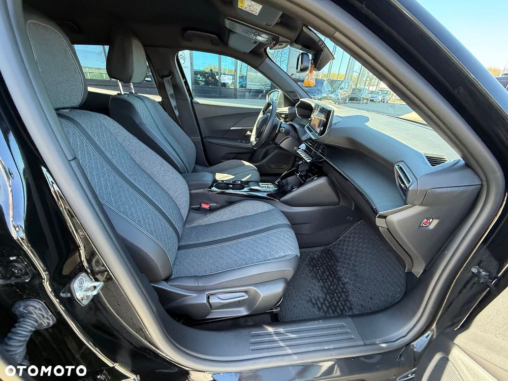 Peugeot 2008 1.2 PureTech Allure Pack S&S EAT8 - 23
