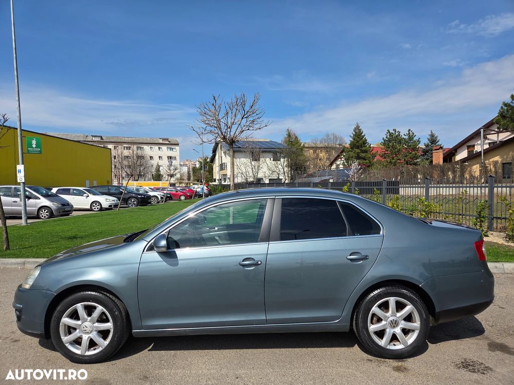 Volkswagen Jetta - 3