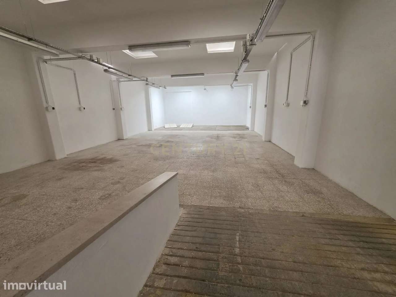 Loja com 190m2 e excelente localização em Alvalade - Grande imagem: 5/15