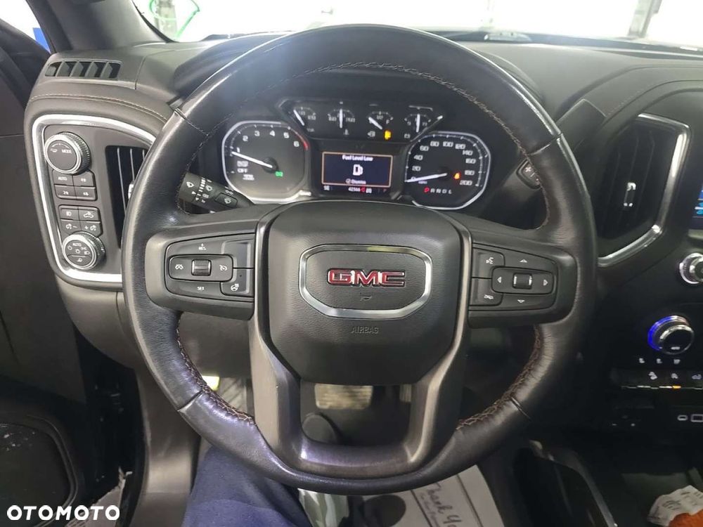 GMC Sierra - 12