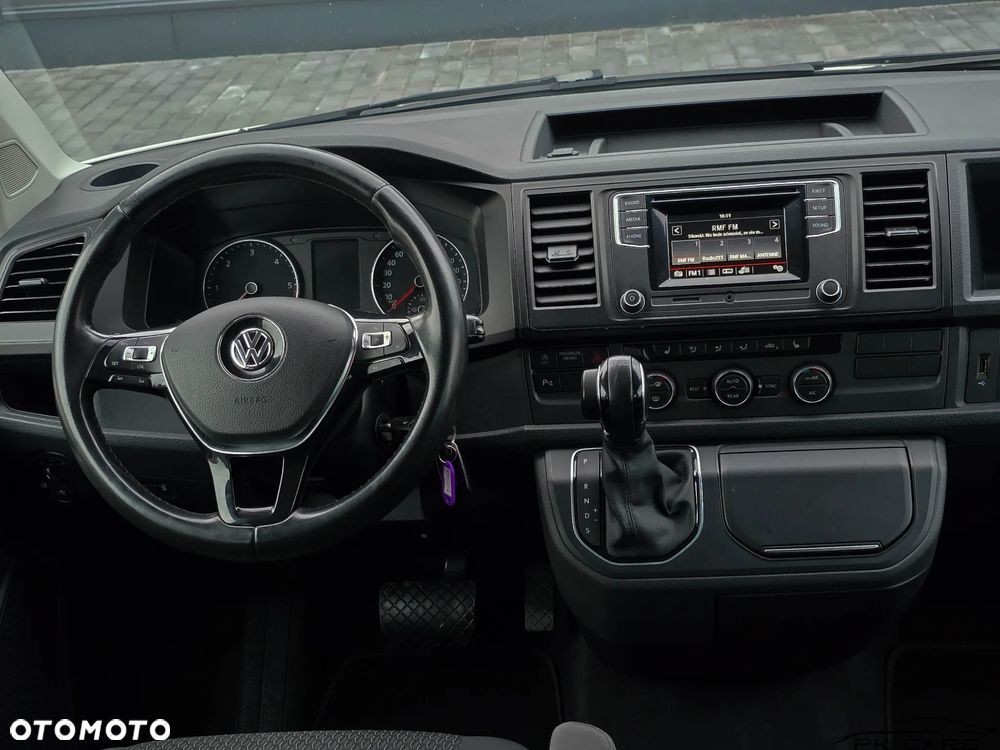 Volkswagen Multivan - 32