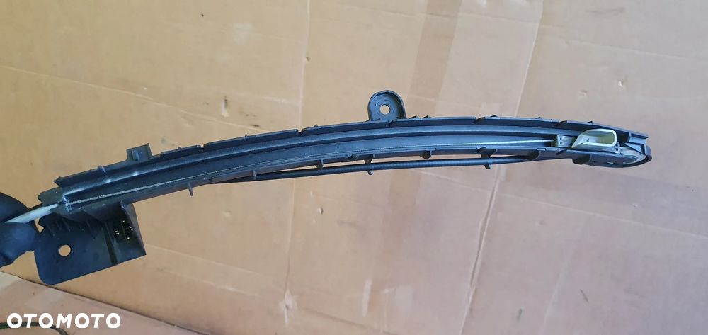 Silniczek mechanizm rolety bagażnika Audi A4 B9 Kombi 8W9863560 - 6