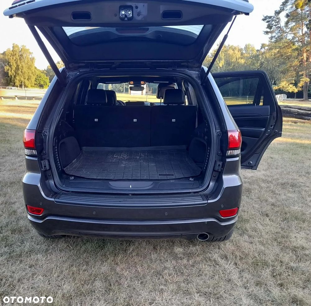 Jeep Grand Cherokee - 9