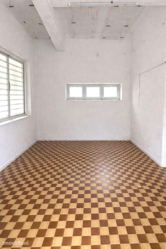 Versatilidade e Rentabilidade: 101 m2 para Negócio ou Serviços - Grande imagem: 3/20