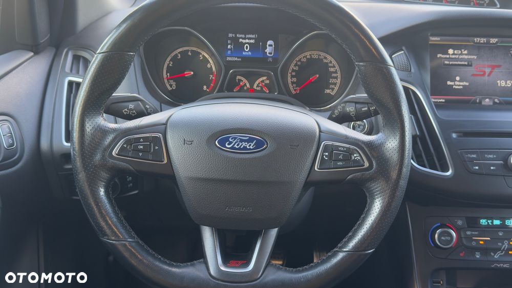 Ford Focus 2.0 EcoBoost ST mit Leder-Sport-Paket - 30