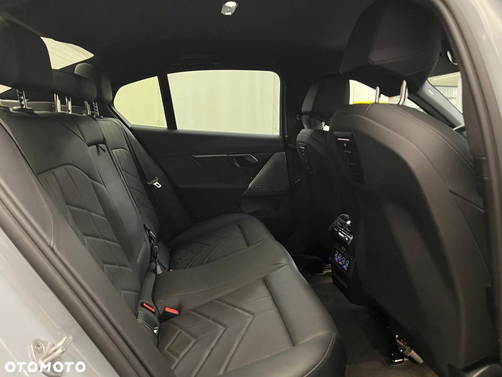 BMW Seria 5 520d xDrive mHEV M Sport - 38