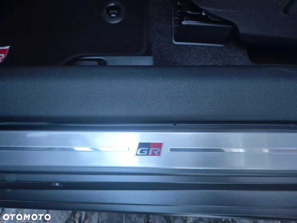 Toyota Corolla 2.0 Hybrid GR Sport - 11