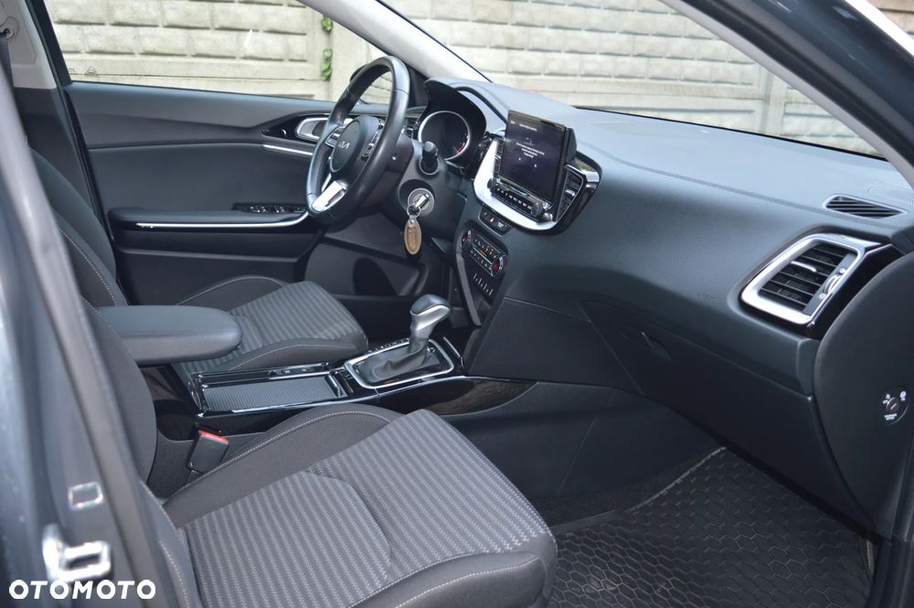 Kia Ceed 1.5 T-GDI Business Line Plus DCT - 16