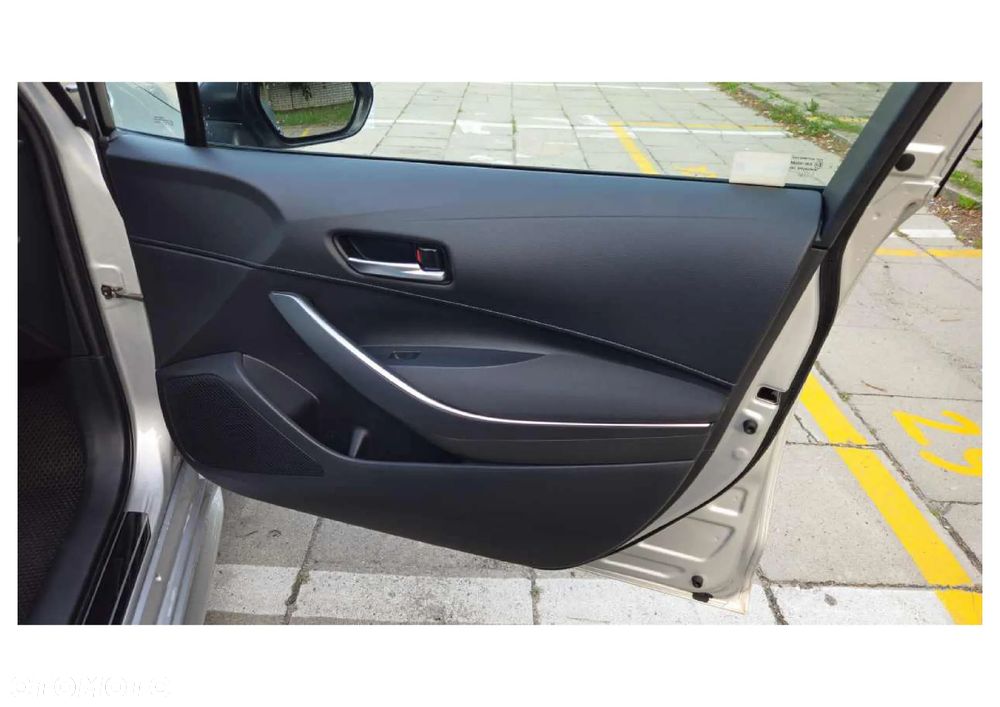 Toyota Corolla 1.8 Hybrid Comfort - 19