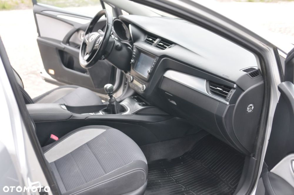 Toyota Avensis 2.0 D-4D Selection - 11