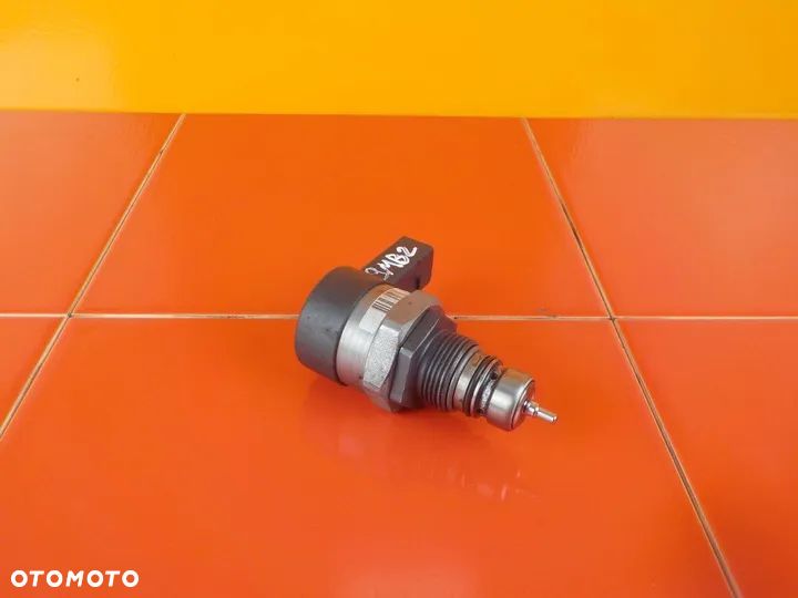 GOLF VI PASSAT 2.0 TDI 10r 110KM CBD zawor cisnienia paliwa 057130764N - 2