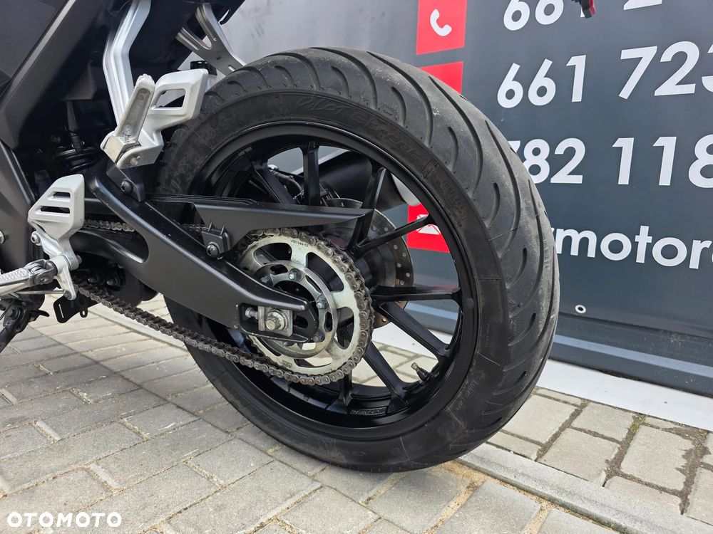 Yamaha YZF - 19