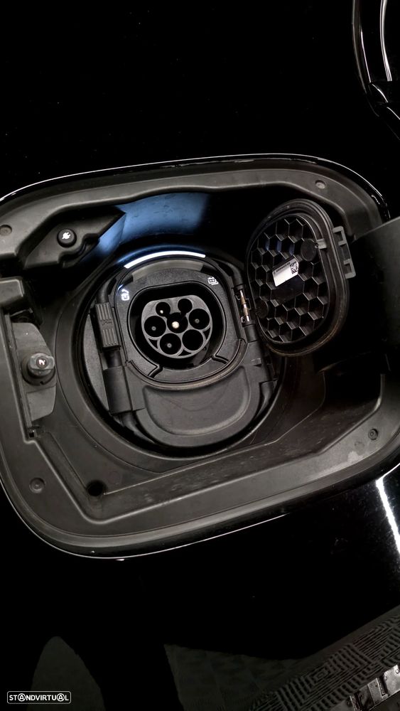 Mercedes-Benz A 250 e AMG Line - 28