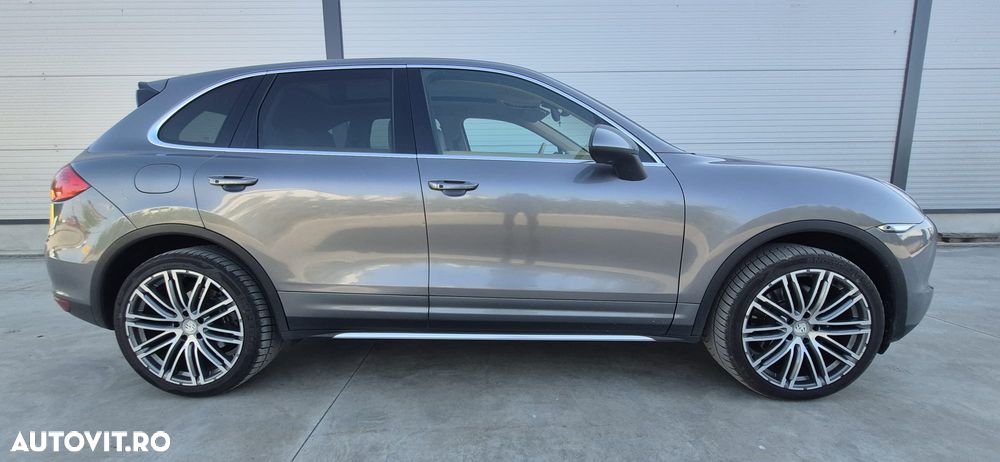 Porsche Cayenne - 18