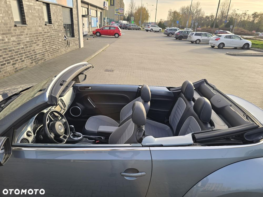 Volkswagen New Beetle - 21