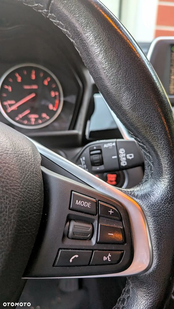 BMW Seria 2 218d - 12