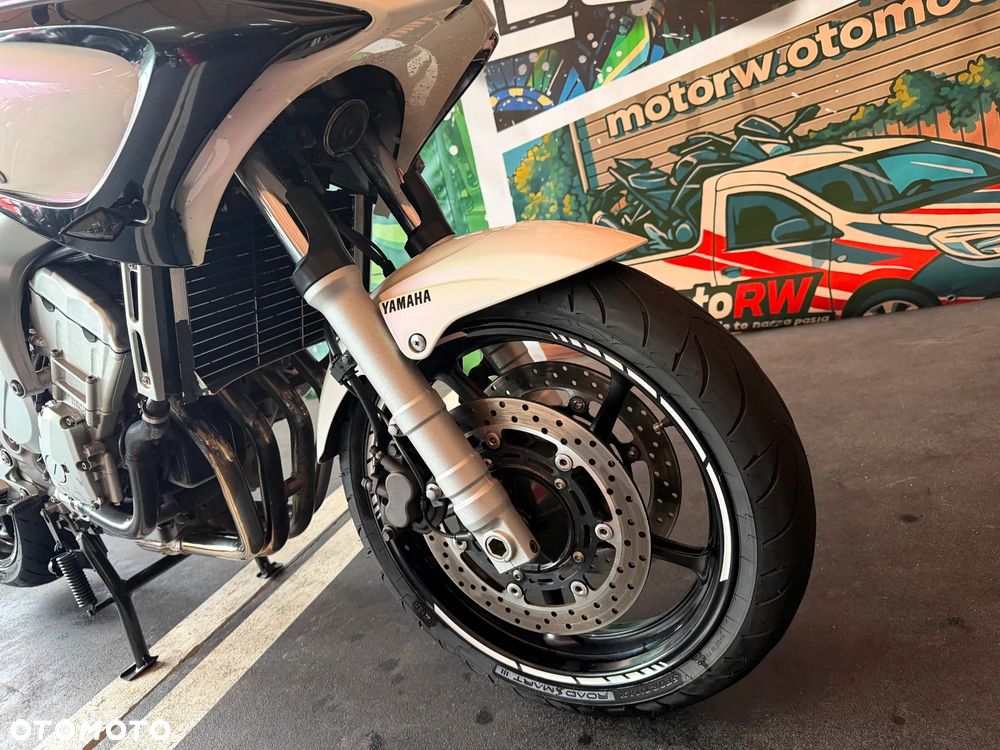 Yamaha FZ - 23