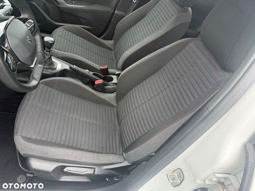 Peugeot 2008 Benzin 100 Style - 17