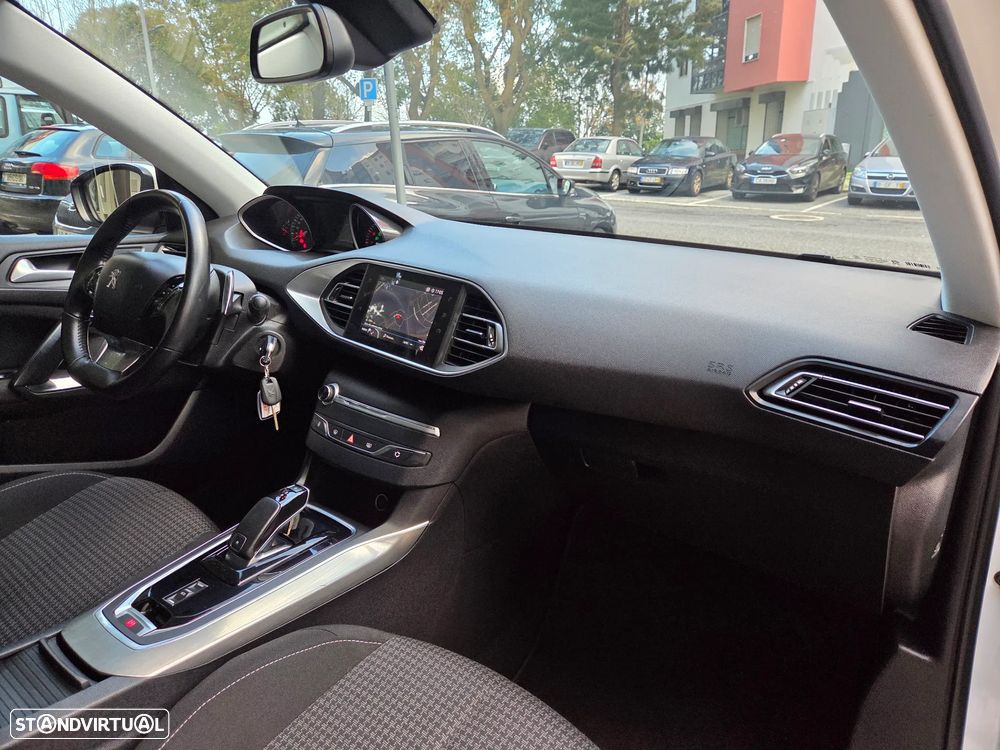 Peugeot 308 PureTech 130 GPF EAT8 Stop & Start Active Pack - 18