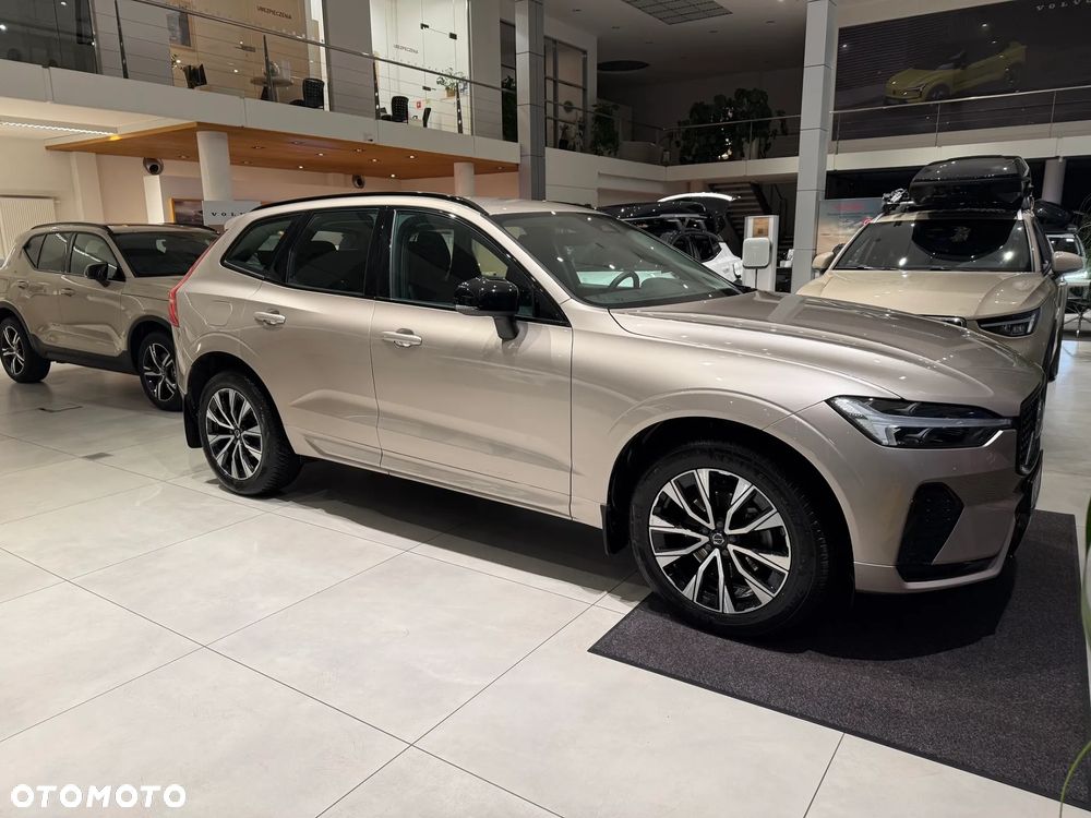 Volvo XC 60 B5 B AWD Plus Dark - 3