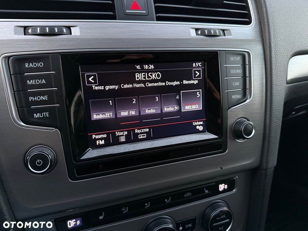 Volkswagen Golf - 32