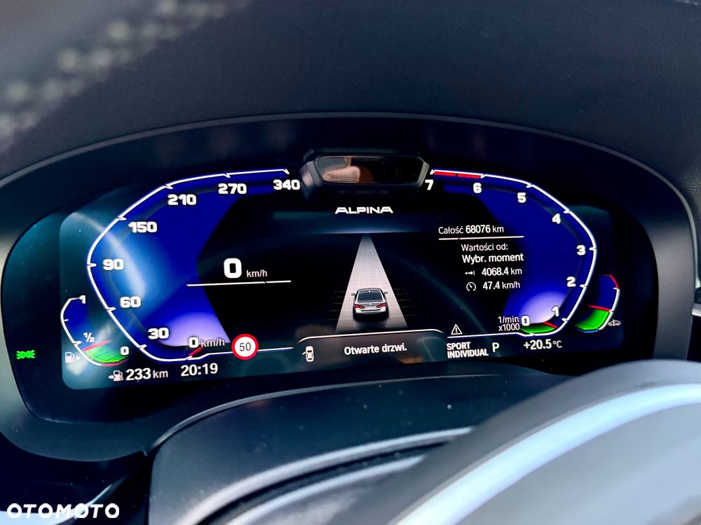 BMW Seria 5 M550i xDrive - 14