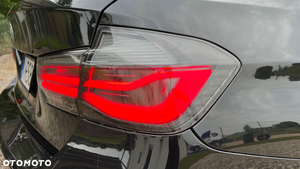 BMW Seria 3 330i Sport Line - 19