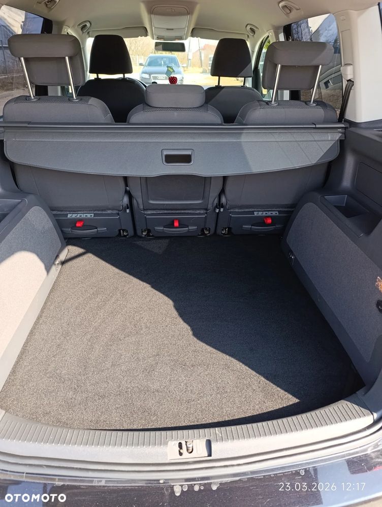 Volkswagen Touran - 14