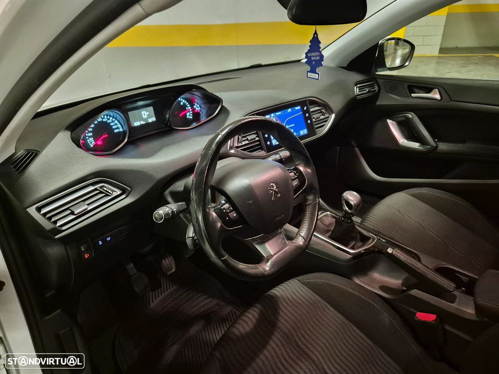 Peugeot 308 SW 1.6 BlueHDi Active J17 - 32