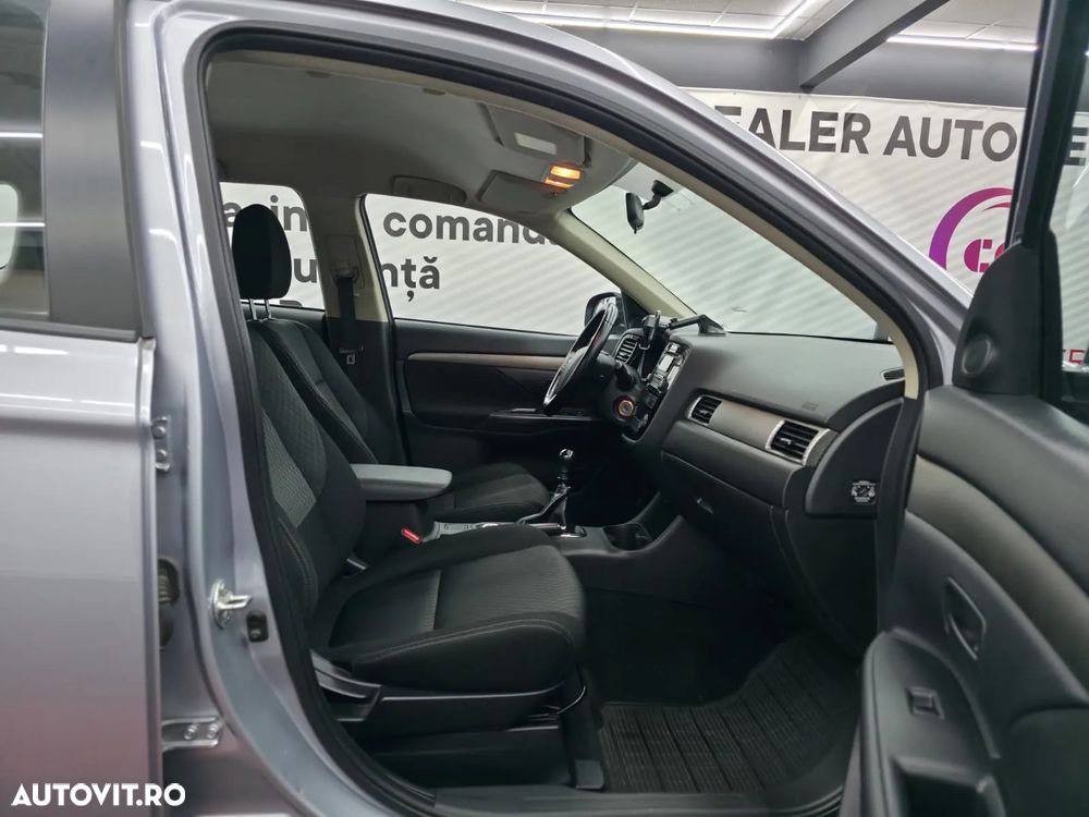 Mitsubishi Outlander - 9