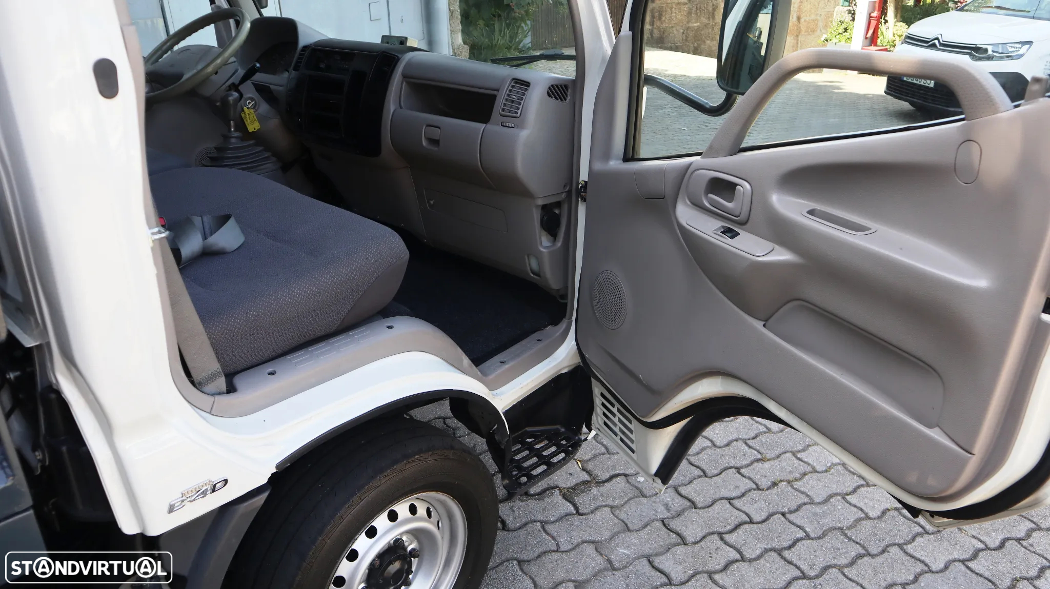 Toyota Dyna S 3.0 D4d 144 Basculante - 10