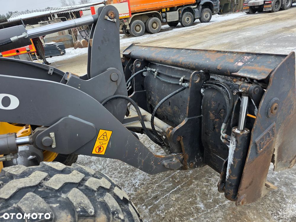 Volvo L30G Krokodyl Widly z Niemiec Cat Liebherr Atlas - 11