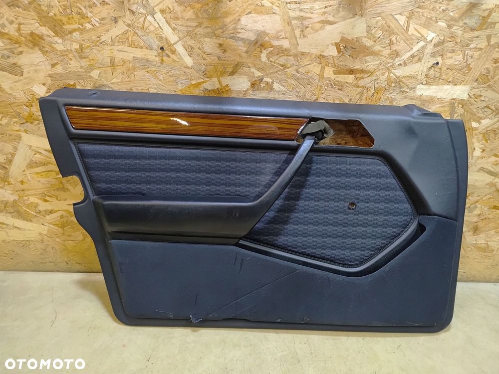 MERCEDES W124 BOCZEK TAPICERKA DRZWI LEWY PRZÓD