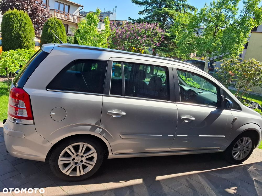 Opel Zafira 1.8 Cosmo EU5 - 20