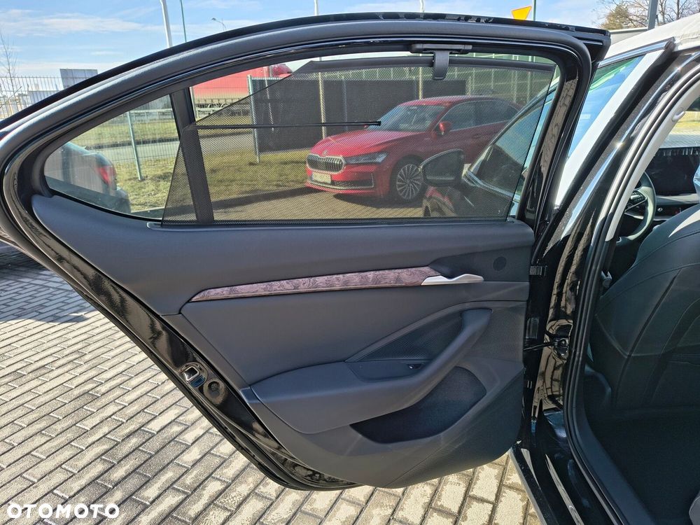 Skoda Superb 2.0 TSI 4x4 L&K DSG - 19