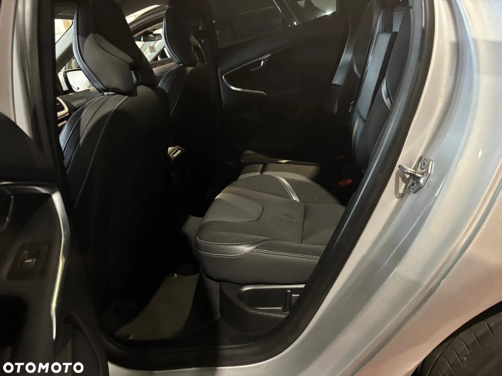 Volvo V40 D4 Drive-E Ocean Race - 6