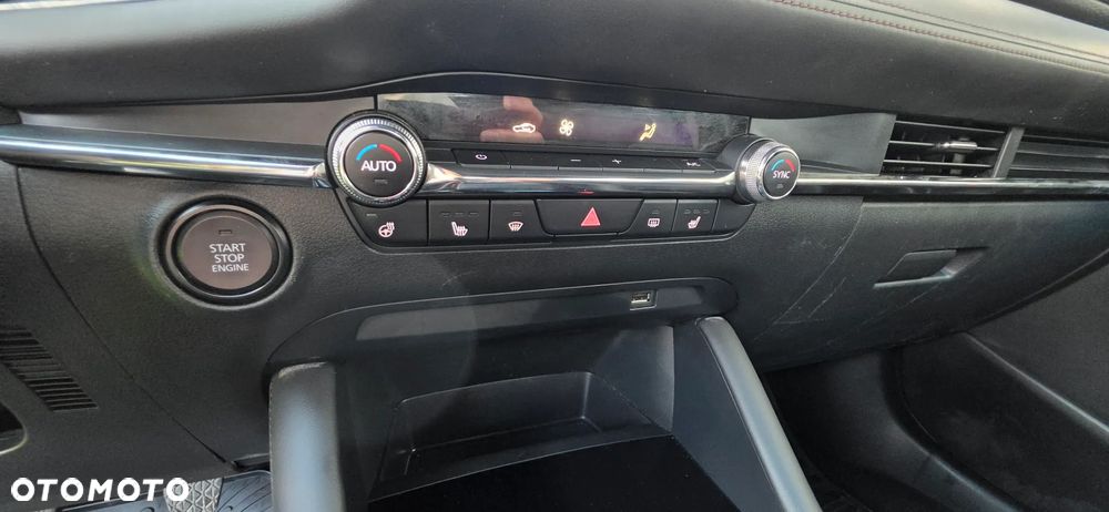 Mazda 3 e-SKYACTIV-G 2.0 M HYBRID HOMURA - 18