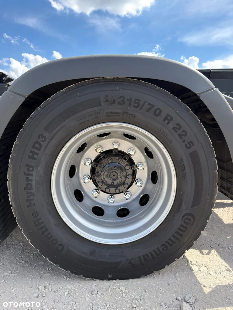 MAN TGX - 13