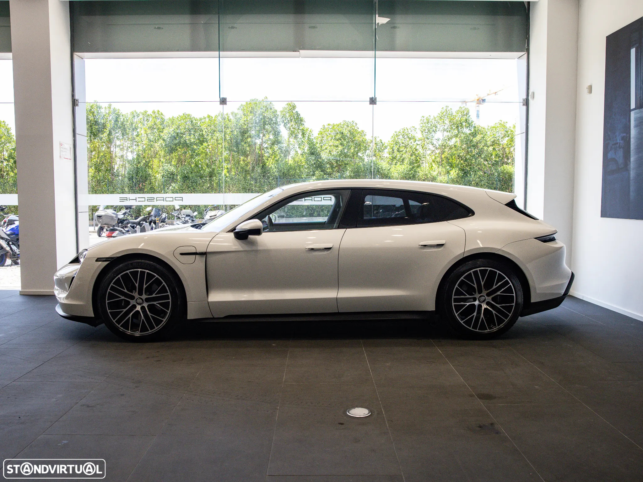 Porsche Taycan Sport Turismo Standard - 3