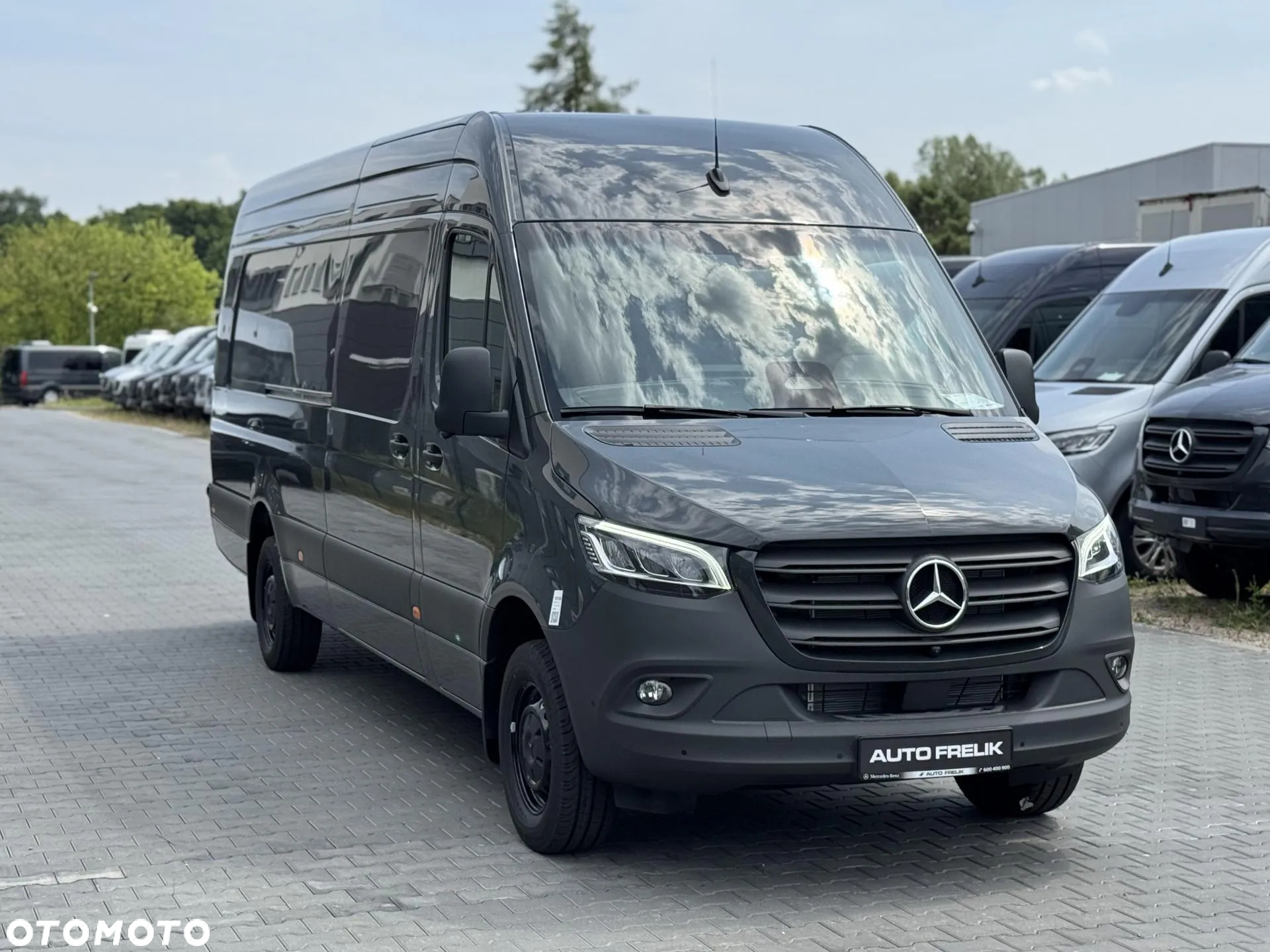 Mercedes-Benz Sprinter - 2