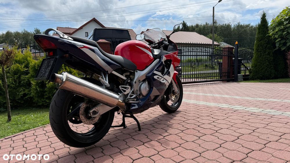 Honda CBR - 12