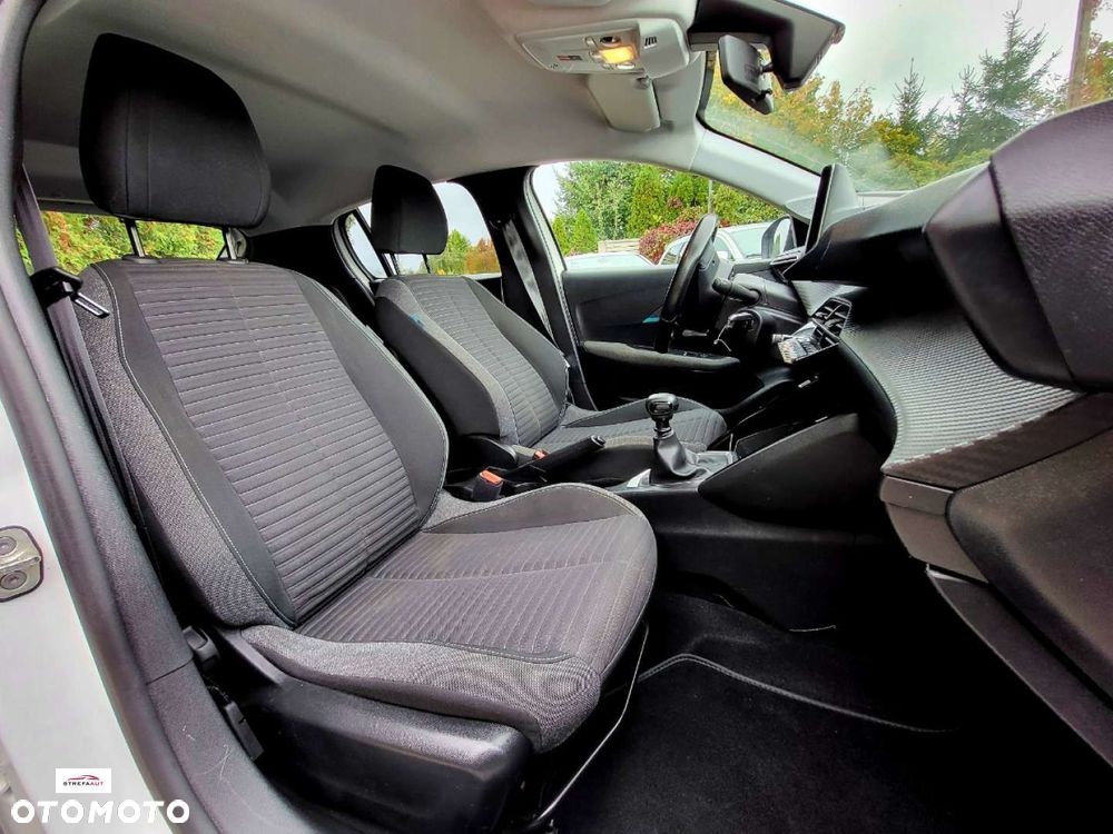 Peugeot 208 - 7