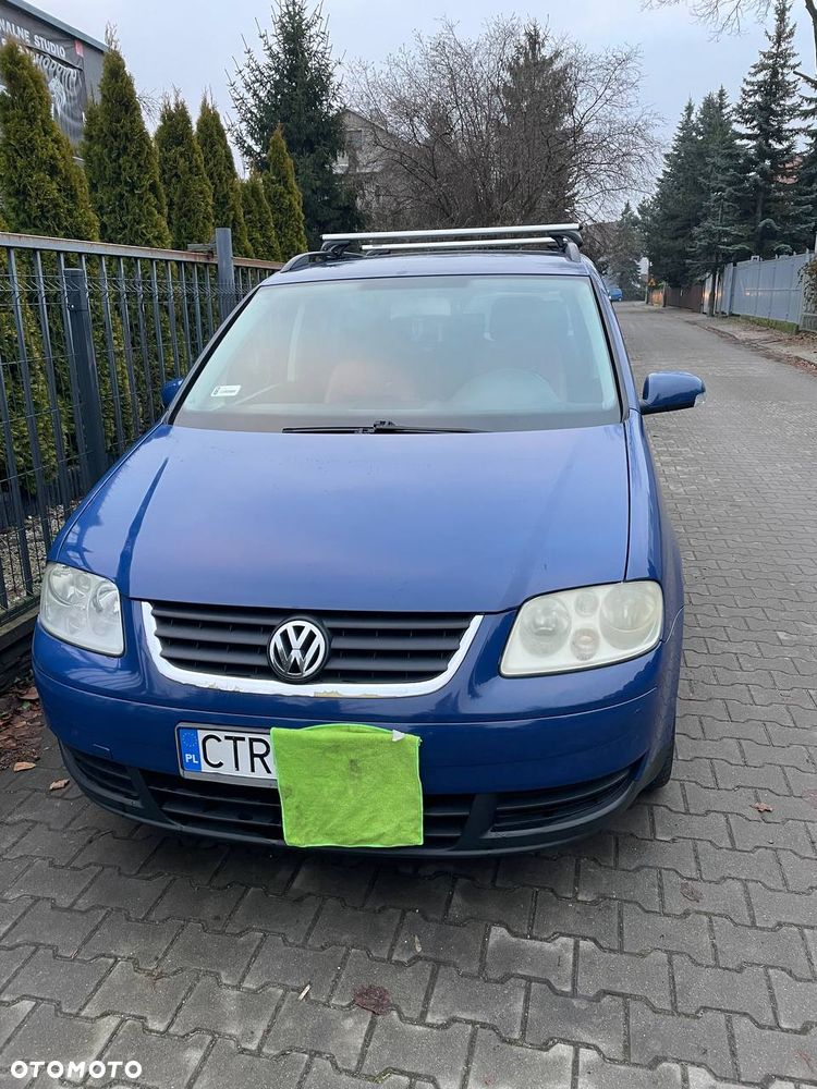 Volkswagen Touran 1.9 TDI Conceptline DSG - 17