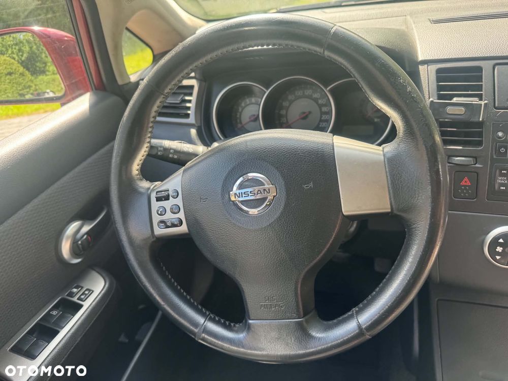 Nissan Tiida - 12