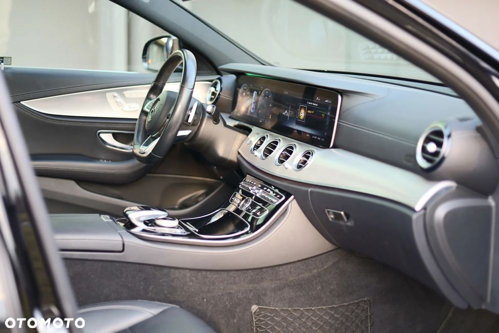 Mercedes-Benz Klasa E 220 d 4-Matic 9G-TRONIC - 12