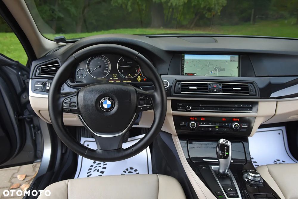 BMW Seria 5 520d - 27