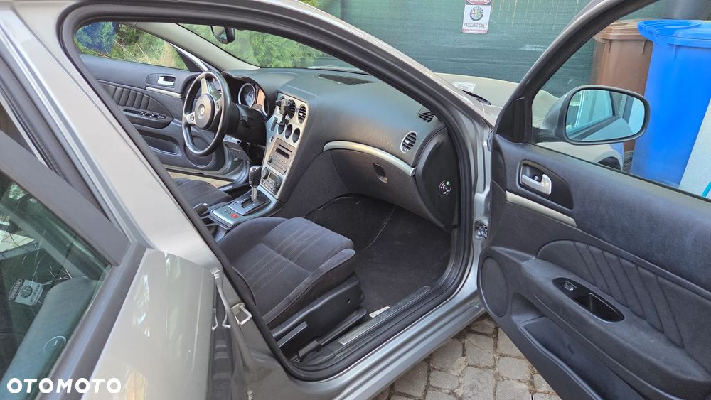 Alfa Romeo 159 1.9 JTDM 16V DPF Q-Tronic Elegante - 10