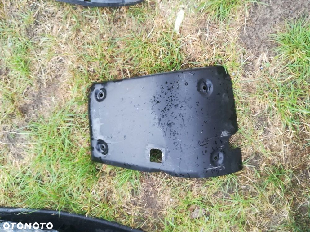 RENAULT RANGE GAMA C NAROŻNIK METALOWY PRAWY ORYG - 1